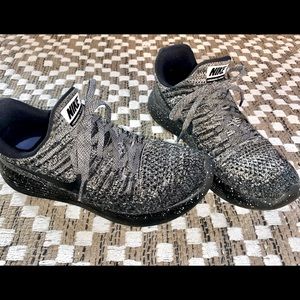 Nike Lunarepic Flyknit 2 in Oreo
